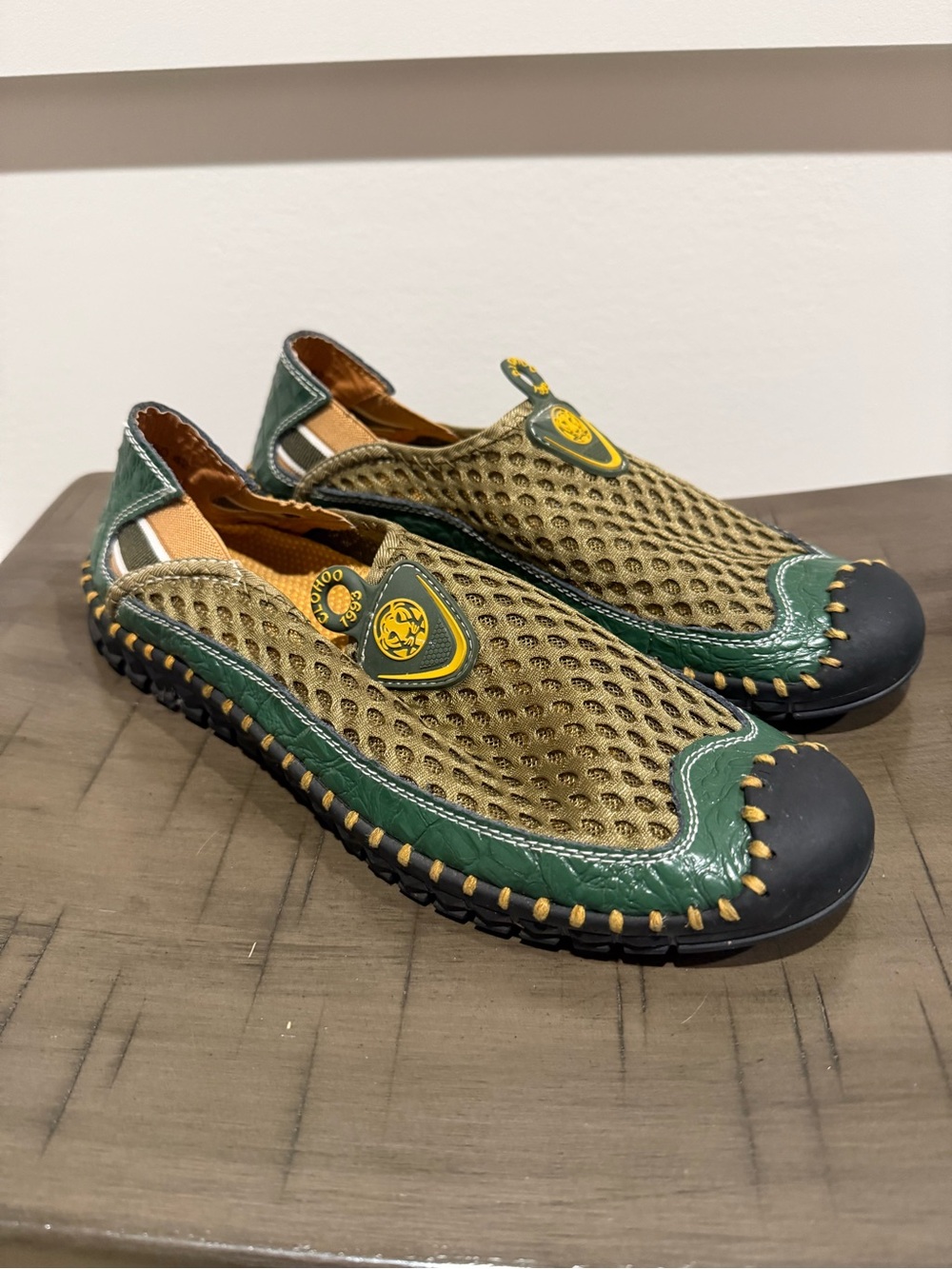 Men’s Green Mesh Slip-On Loafers with Contrast Stitching